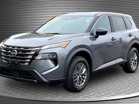 Used 2024 Nissan Rogue S AWD/4WD image 3
