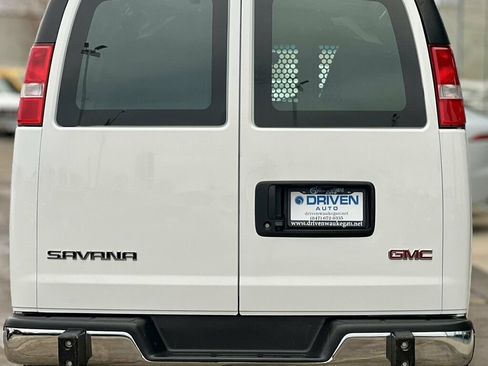 Used 2024 GMC Savana 2500 w/ Driver Convenience Package RWD image 4