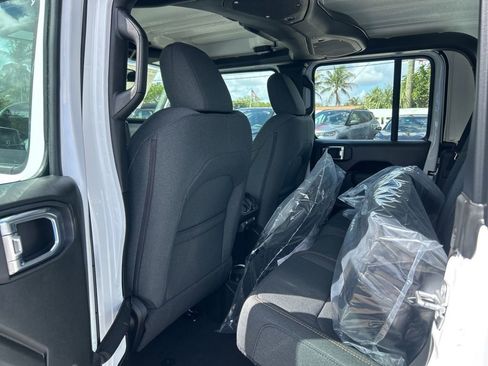 New 2026 Jeep Gladiator Sport AWD/4WD image 31