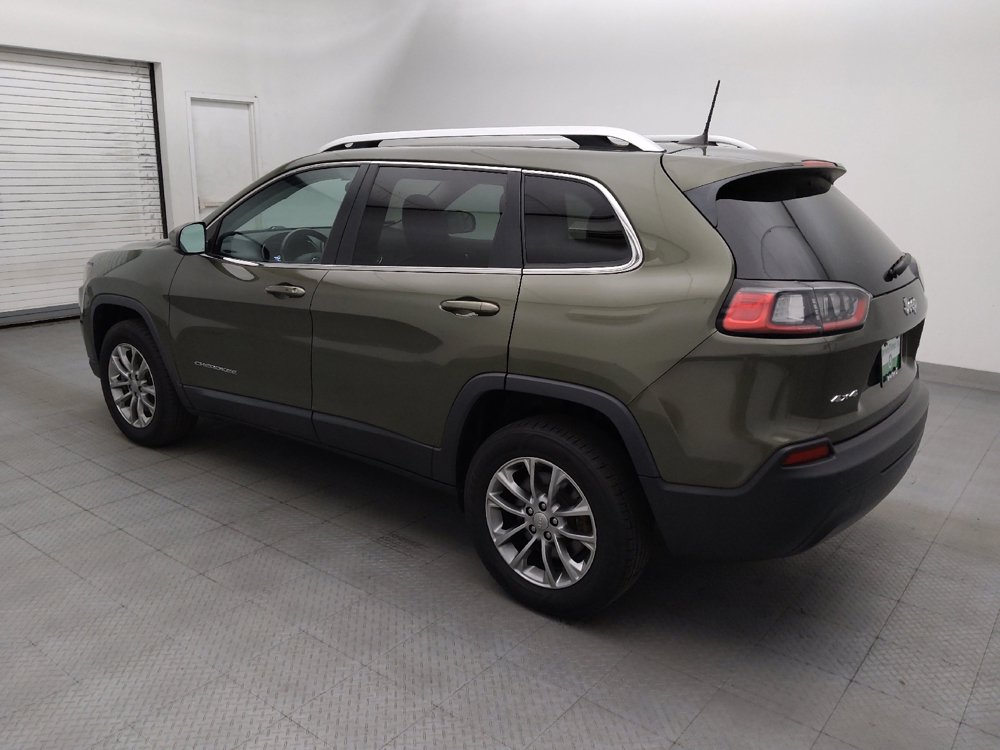 Used 2019 Jeep Cherokee Latitude Plus w/ Cold Weather Group AWD/4WD image 3