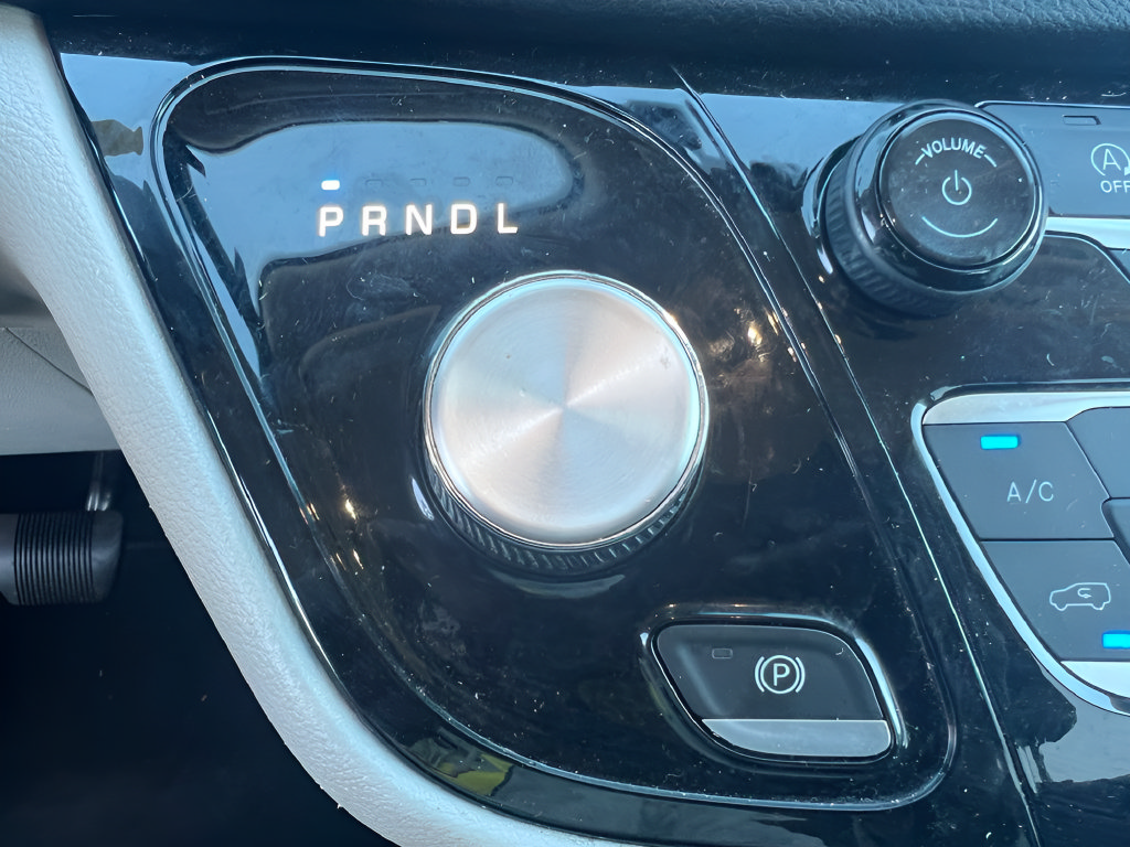 Used 2020 Chrysler Pacifica Touring-L Plus FWD image 32