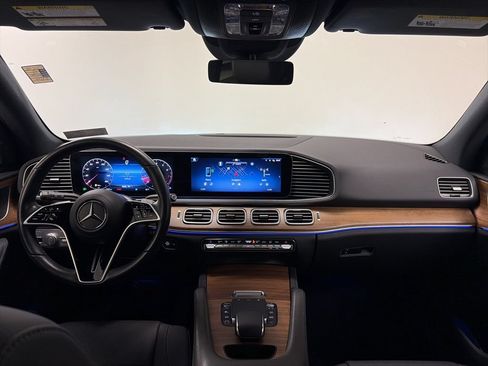 Certified 2025 Mercedes-Benz GLE 450 4MATIC image 3