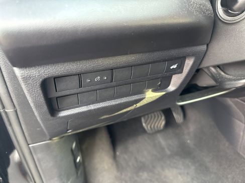 Used 2024 Mitsubishi Outlander SE Black Edition image 8