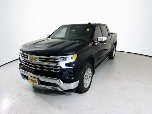 Used 2022 Chevrolet Silverado 1500 LTZ w/ LTZ Premium Package AWD/4WD image 5