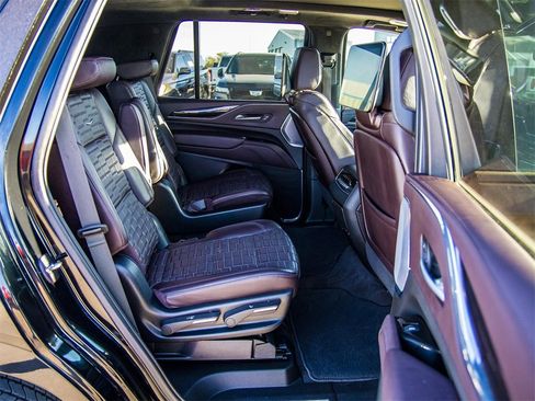 Used 2023 Cadillac Escalade Sport Platinum w/ LPO, ONYX Package image 24