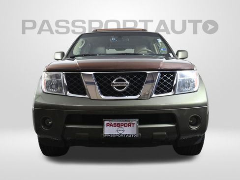 Used 2005 Nissan Pathfinder LE w/ (U01) LE Navigation Pkg image 2