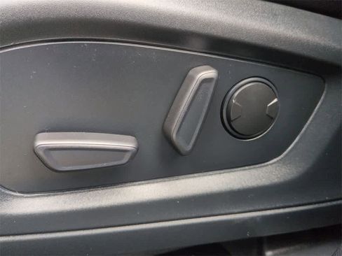 Used 2022 Ford Explorer ST image 18