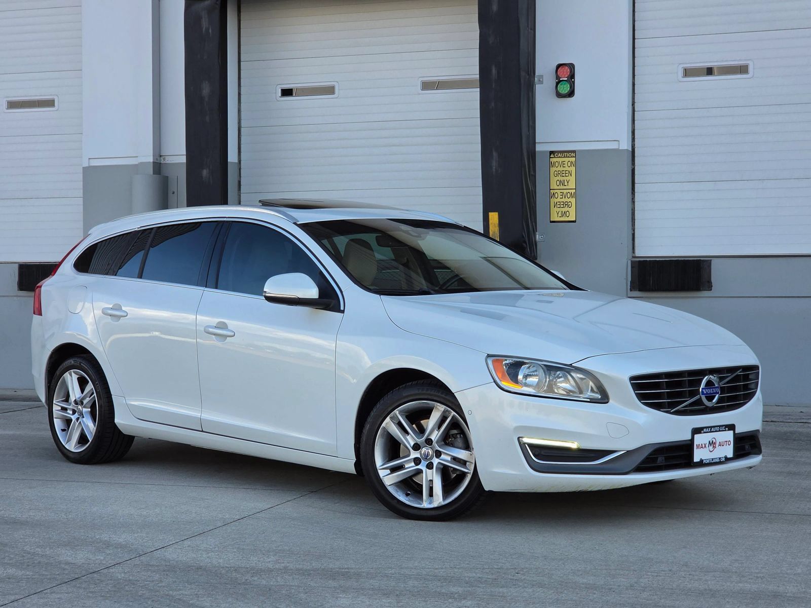 Used 2015 Volvo V60 T5 Premier FWD image 1
