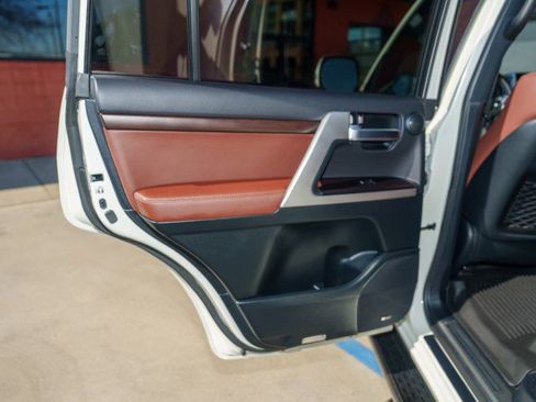 Used 2021 Toyota Land Cruiser image 22