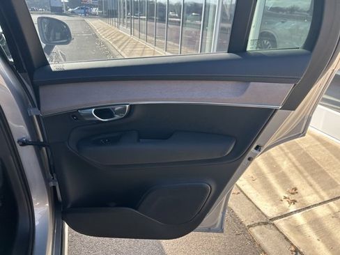 Certified 2025 Volvo XC90 B6 Plus image 12