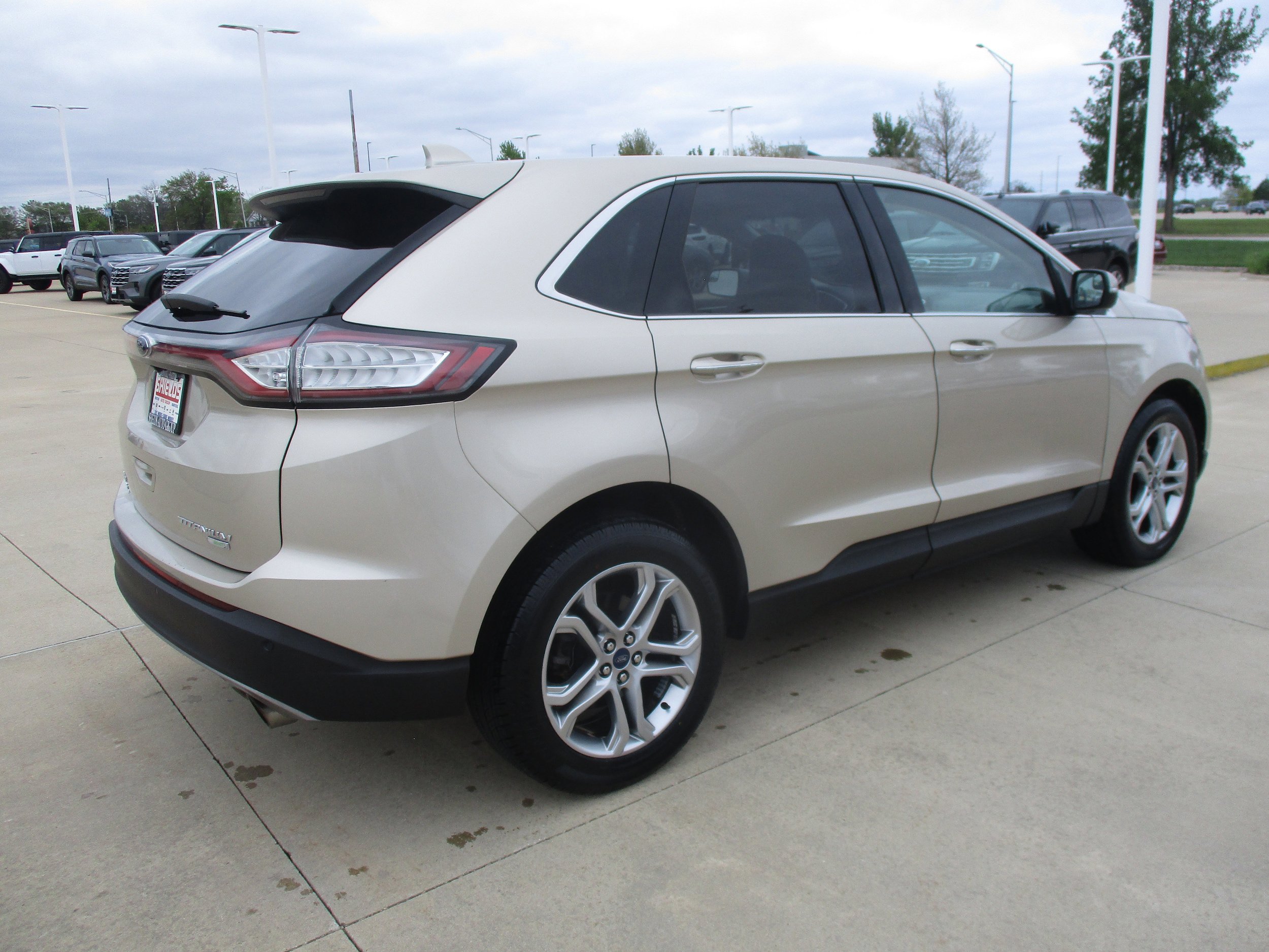 Used 2017 Ford Edge Titanium w/ Cold Weather Package FWD image 6