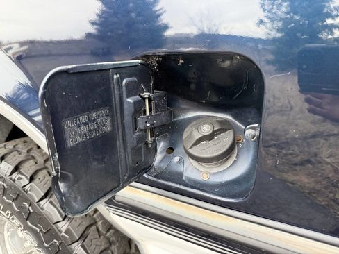 Used 1993 Ford F250 XLT 2dr 4WD Extended Cab LB HD image 85