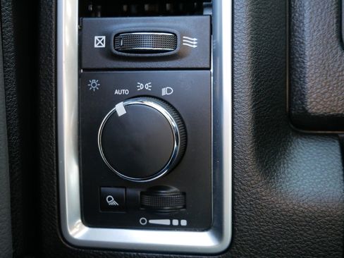 Used 2023 RAM 1500 Classic SLT image 26