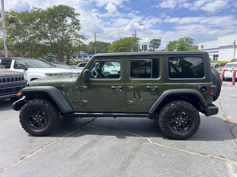 Used 2024 Jeep Wrangler Unlimited Sport AWD/4WD image 6