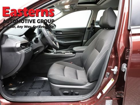 Used 2024 Nissan Altima 2.5 SV w/ SV Premium Package AWD/4WD image 24