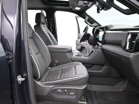 Used 2024 GMC Sierra 2500 AT4X AWD/4WD image 33