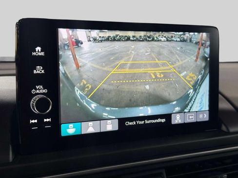 Used 2023 Honda Pilot Touring image 16