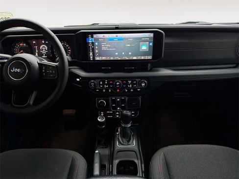 Used 2024 Jeep Wrangler Unlimited Rubicon w/ XTREMEE 35" Tire Package image 11