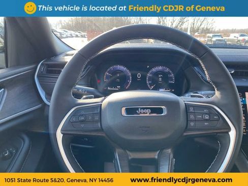 Used 2026 Jeep Grand Cherokee Altitude AWD/4WD image 15