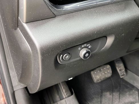 Certified 2023 Chevrolet Traverse LT image 18