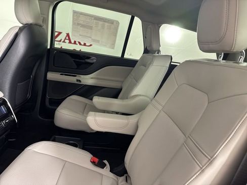 New 2025 Lincoln Aviator 2WD image 17