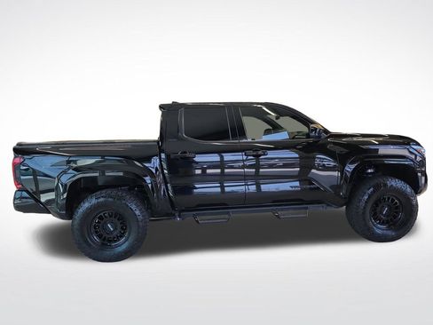 Used 2025 Toyota Tacoma SR5 AWD/4WD image 7