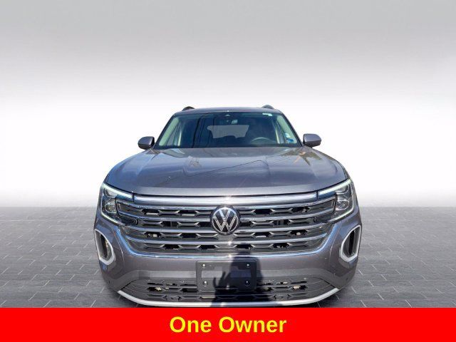 Used 2025 Volkswagen Atlas SE AWD/4WD image 2