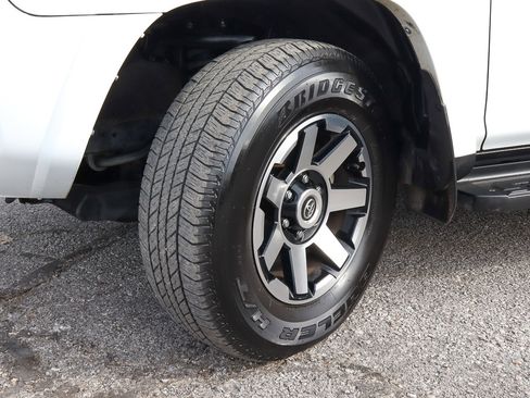 Used 2024 Toyota 4Runner TRD Off-Road image 18