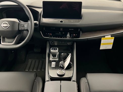 New 2026 Nissan Rogue Platinum w/ Platinum Premium Package image 13