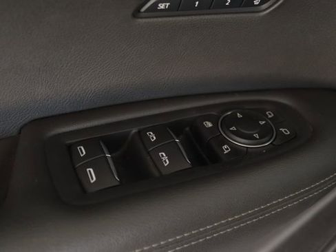 Used 2023 Cadillac XT6 Premium Luxury image 22