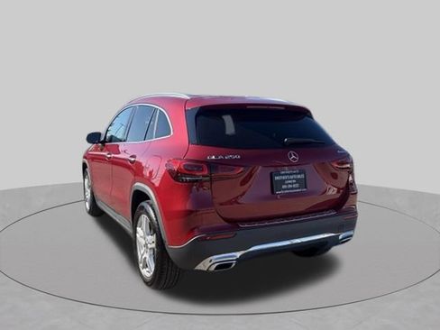Used 2022 Mercedes-Benz GLA 250 4MATIC w/ Premium Package Lite image 4