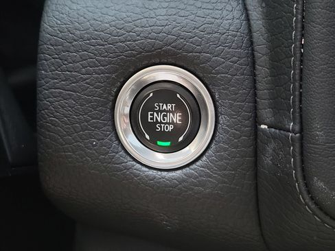 Used 2022 GMC Yukon Denali AWD/4WD image 17