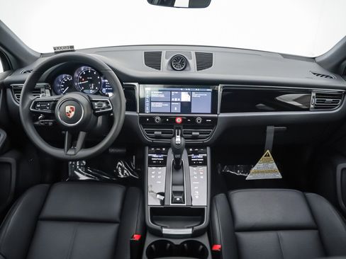 New 2026 Porsche Macan image 15