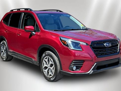 Used 2022 Subaru Forester Premium AWD/4WD image 1