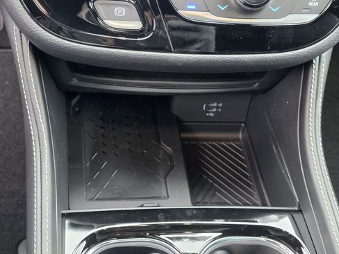 New 2026 Chrysler Pacifica Limited image 22