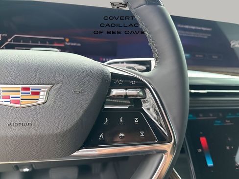 New 2026 Cadillac Escalade Luxury w/ LPO, Floor Liner Package image 35