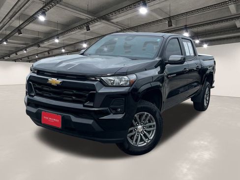 Used 2024 Chevrolet Colorado LT w/ LT Convenience Package image 1