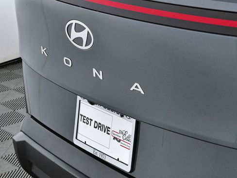Used 2025 Hyundai Kona SE FWD image 33