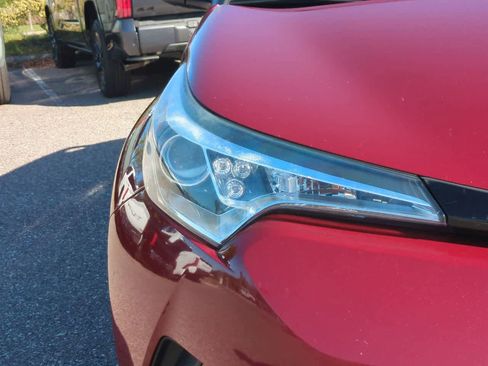 Certified 2018 Toyota C-HR XLE image 10