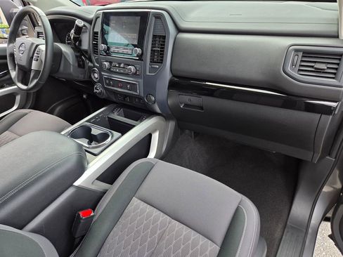 Used 2024 Nissan Titan SV w/ SV Convenience Package AWD/4WD image 17