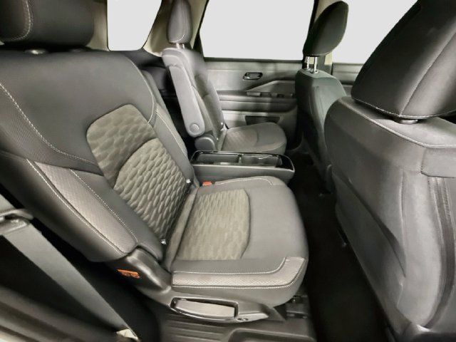 Used 2023 Nissan Pathfinder SV w/ SV Premium Package AWD/4WD image 28