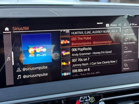 New 2025 BMW X4 xDrive30i w/ Convenience Package image 15