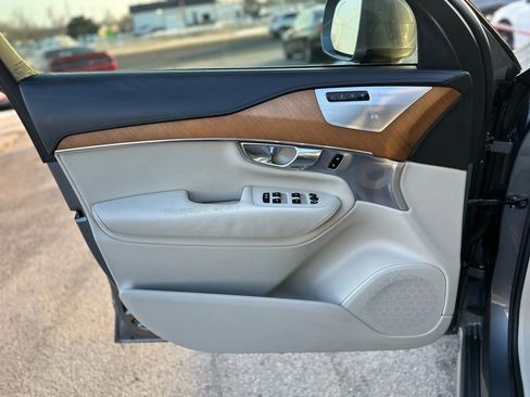 Used 2016 Volvo XC90 T6 Inscription w/ Vision Package image 20