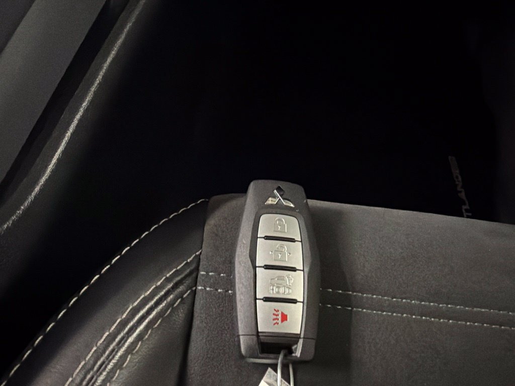 Used 2024 Mitsubishi Outlander SE AWD/4WD image 38
