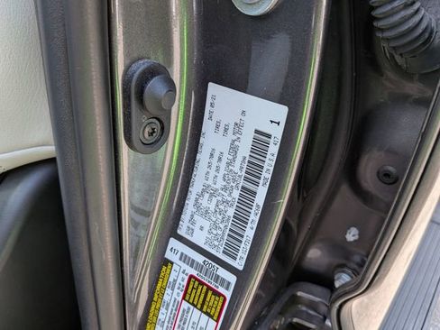 Used 2021 Toyota Tacoma TRD Off-Road w/ Technology Package AWD/4WD image 28