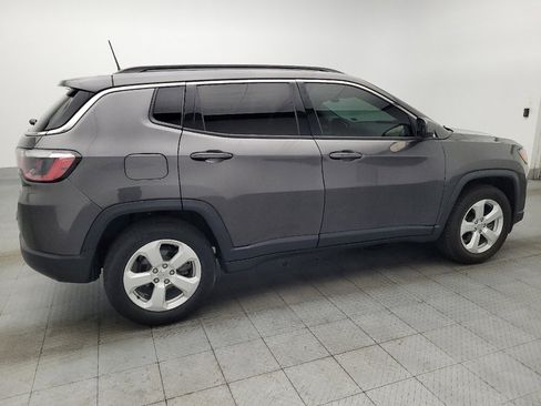 Used 2021 Jeep Compass Latitude FWD image 10