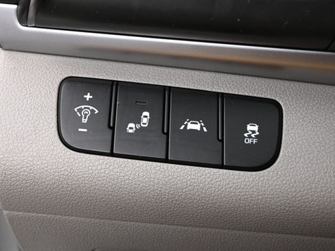 Used 2020 Hyundai Elantra SEL FWD image 12