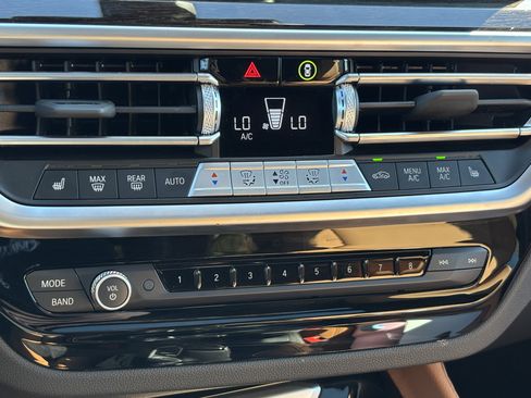 Certified 2025 BMW X4 xDrive30i image 29