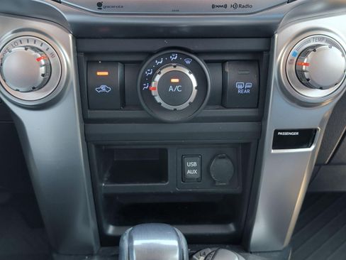 Used 2017 Toyota 4Runner SR5 AWD/4WD image 20