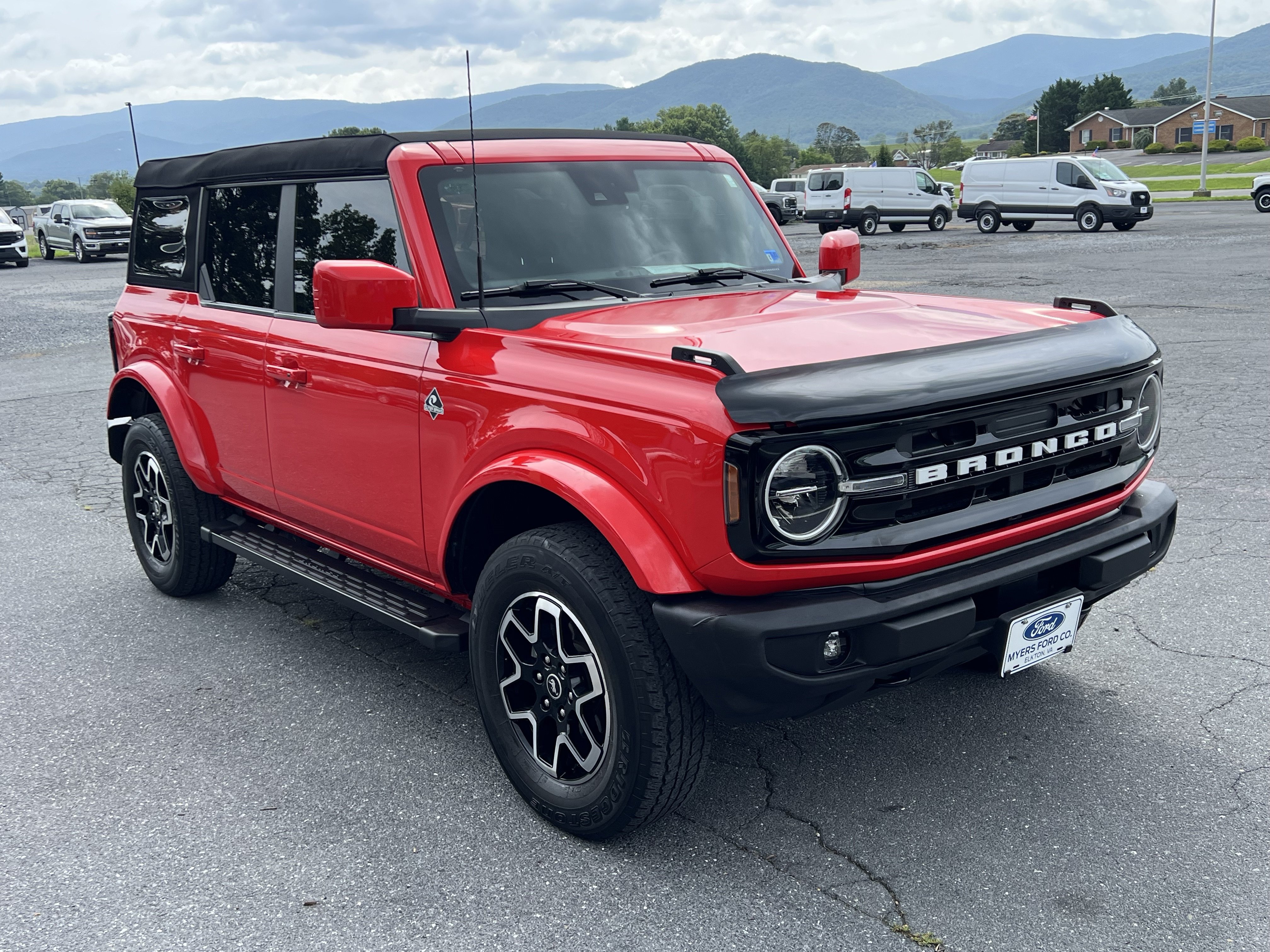 Used 2023 Ford Bronco Outer Banks AWD/4WD image 4